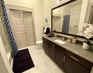 Two Bedroom Apartments in The Heights Houston, TX - Model Bathroom